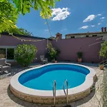Arwen, With Pool Appartement