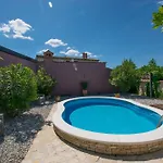 Apartman Arwen, With Pool