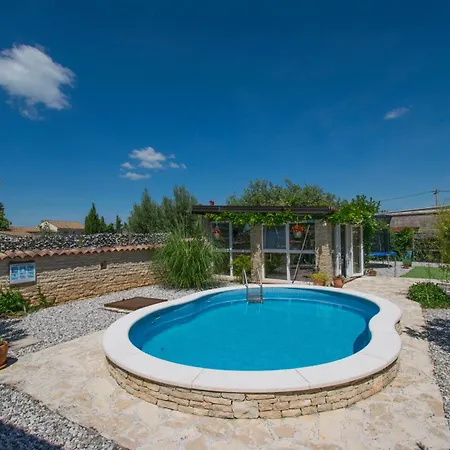 Διαμέρισμα Arwen, With Pool Juršići
