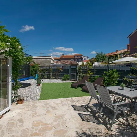 Διαμέρισμα Arwen, With Pool *