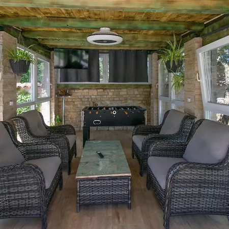 Appartement Arwen, With Pool
